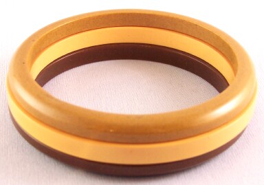 BB119 set of three layered bakelite bangles